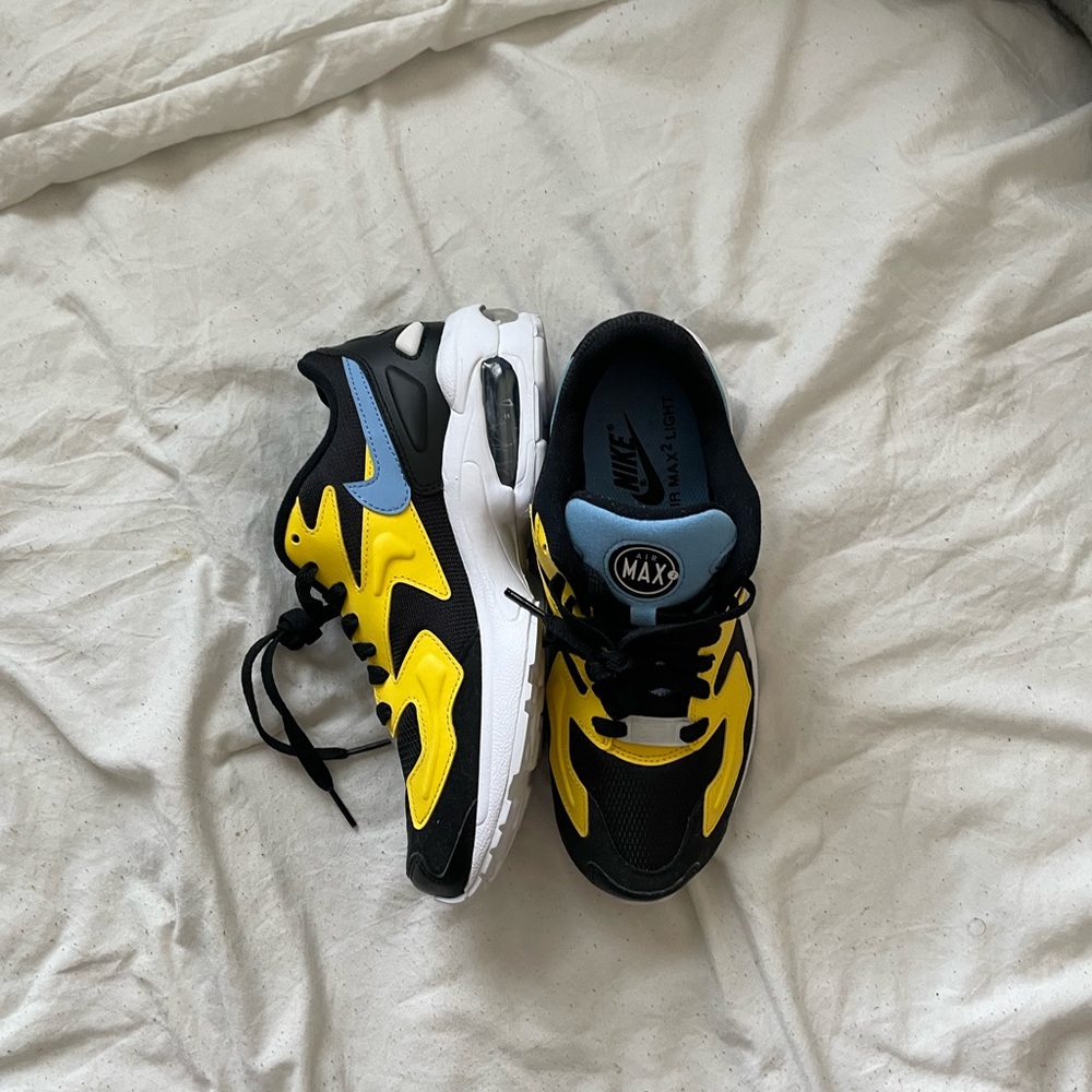 Nike air max2 light